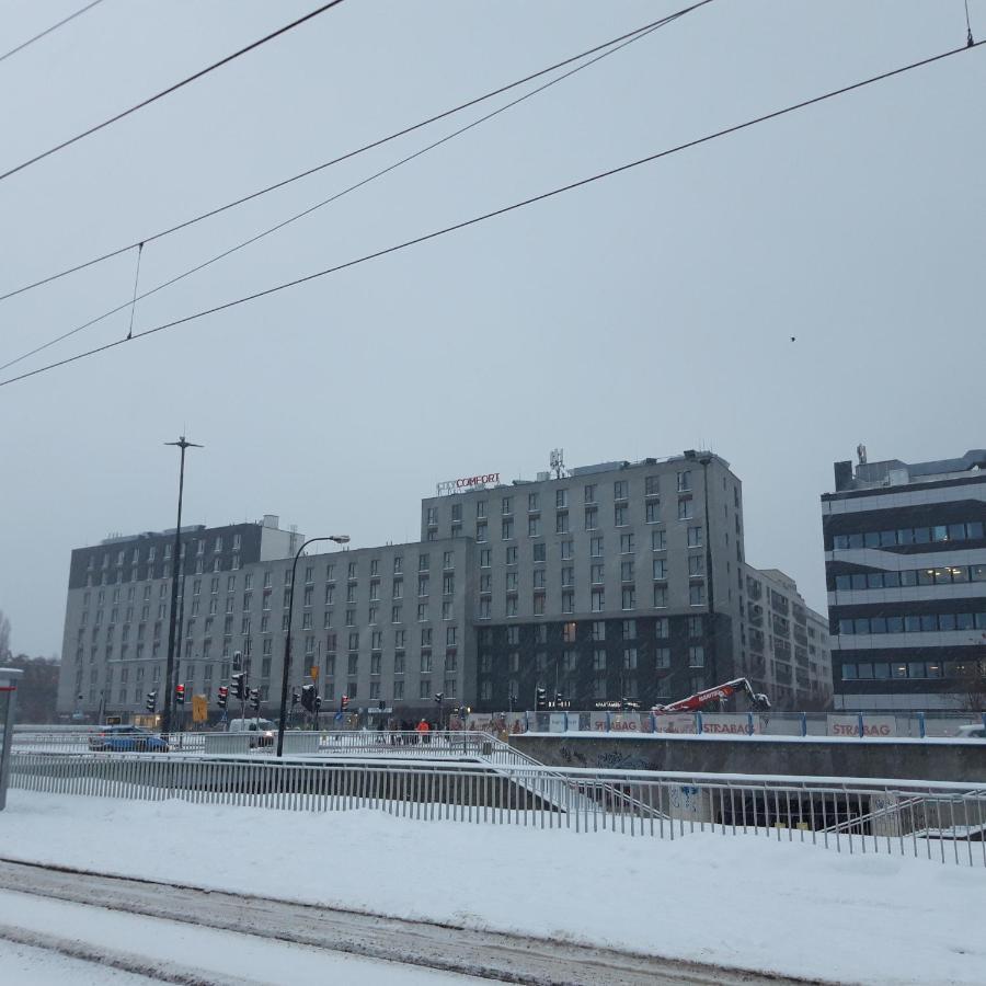 Yaroslav Apartments วอร์ซอ ภายนอก รูปภาพ