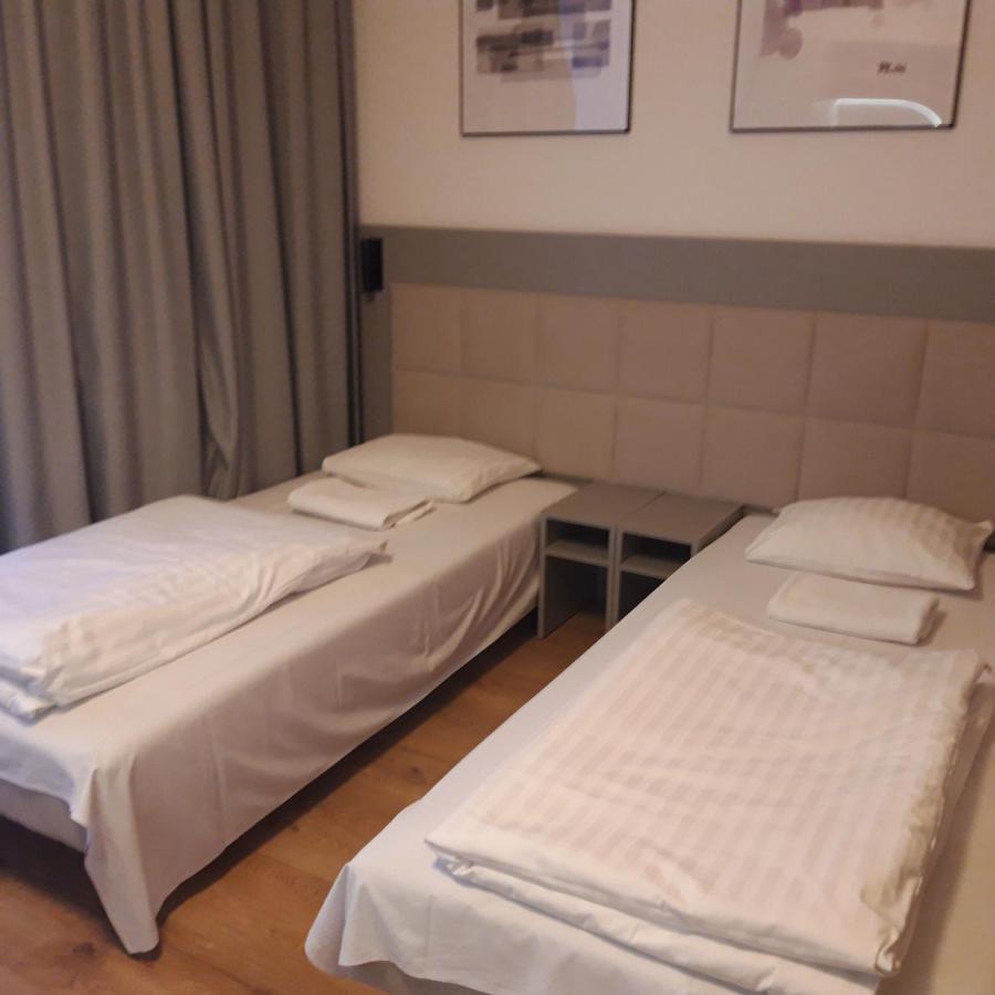 Yaroslav Apartments วอร์ซอ ภายนอก รูปภาพ
